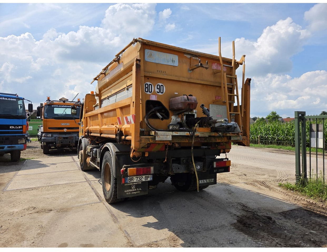 Renault Premium 300 4x2 Tipper Gritter Manual Gearbox Mechanical pump Pomp - Kamion vetëshkarkues: foto 4 Renault Premium 300 4x2 Tipper Gritter Manual Gearbox Mechanical pump Pomp - Kamion vetëshkarkues: foto 4