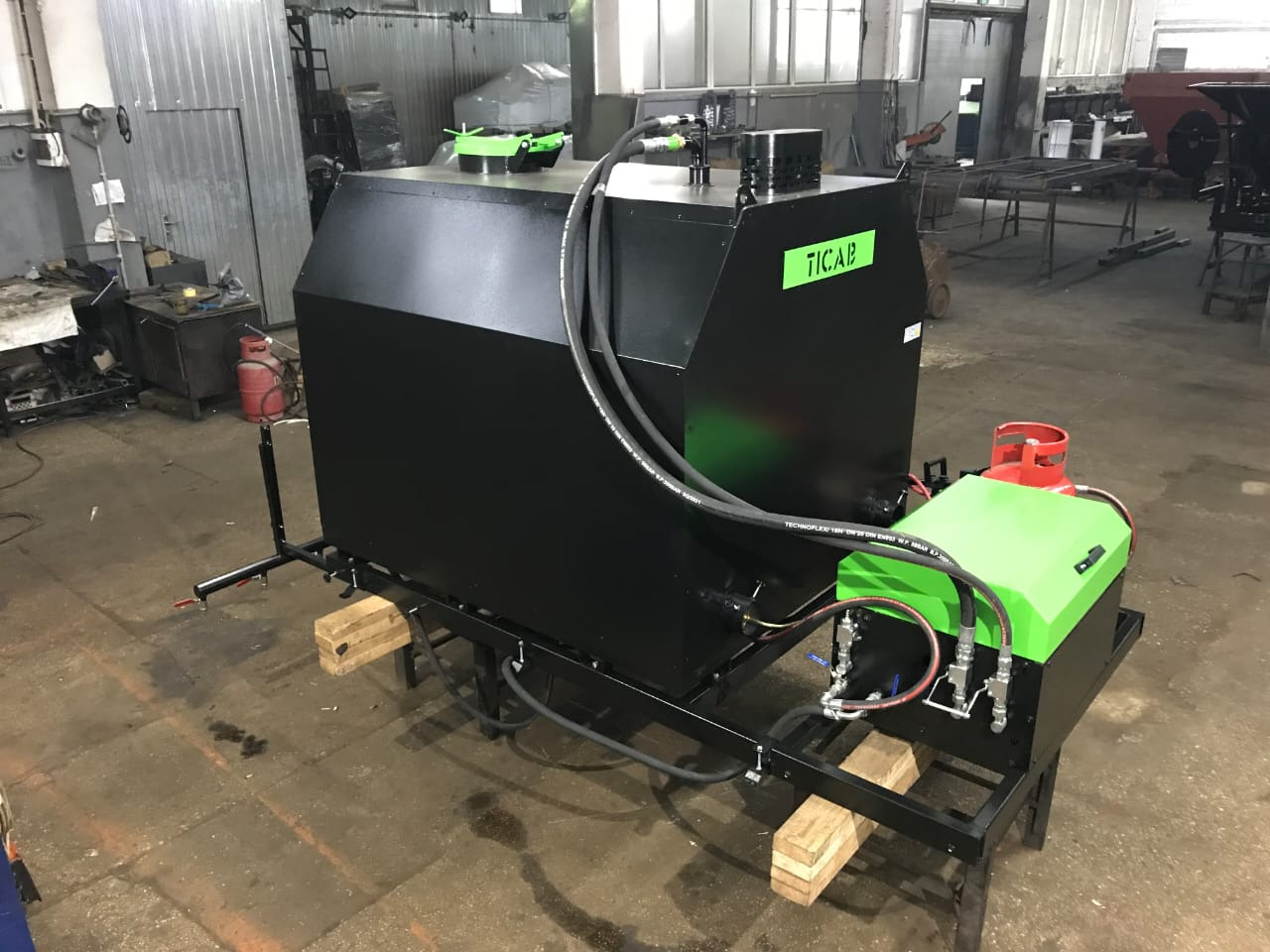TICAB Manufacturer, Bitumen Sprayer, Asphalt Distributor, 2000L - Autobitumatrice: foto 2 TICAB Manufacturer, Bitumen Sprayer, Asphalt Distributor, 2000L - Autobitumatrice: foto 2