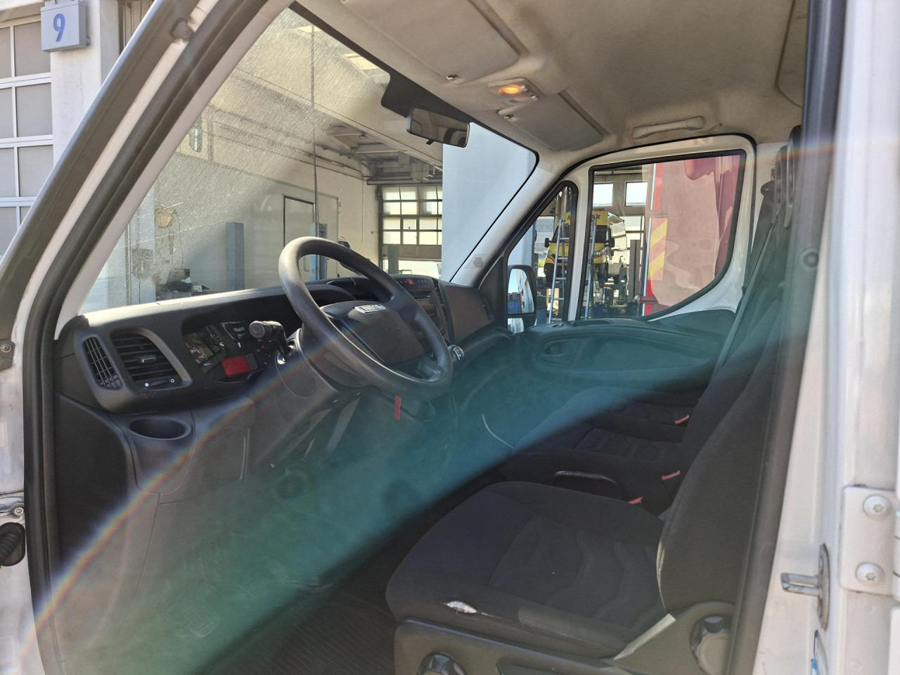 IVECO Daily 35S12 - Furgon, Kamioncine dopio kabinë: foto 5 IVECO Daily 35S12 - Furgon, Kamioncine dopio kabinë: foto 5