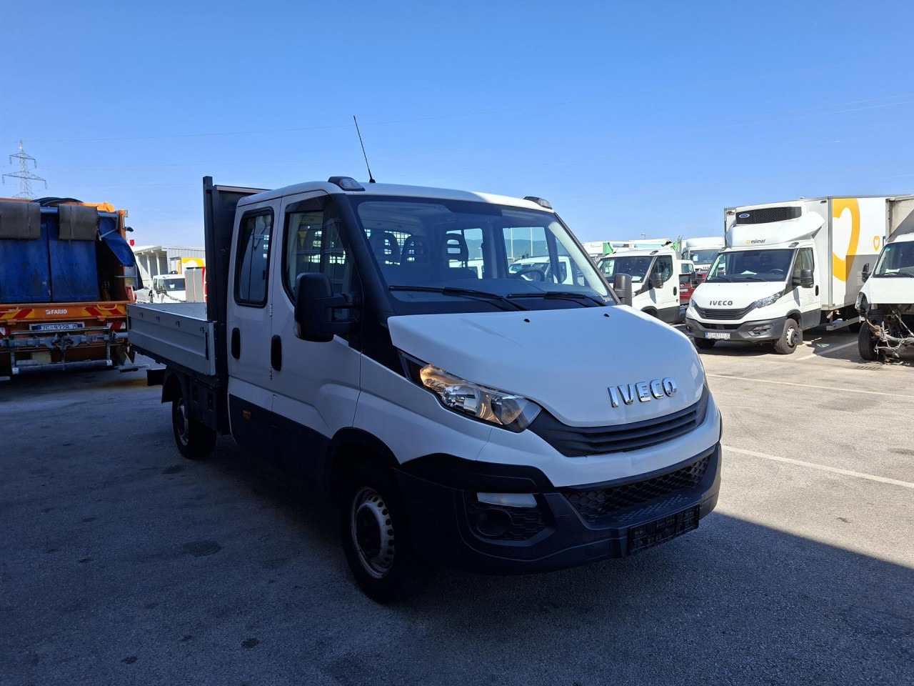 IVECO Daily 35S12 - Furgon, Kamioncine dopio kabinë: foto 2 IVECO Daily 35S12 - Furgon, Kamioncine dopio kabinë: foto 2