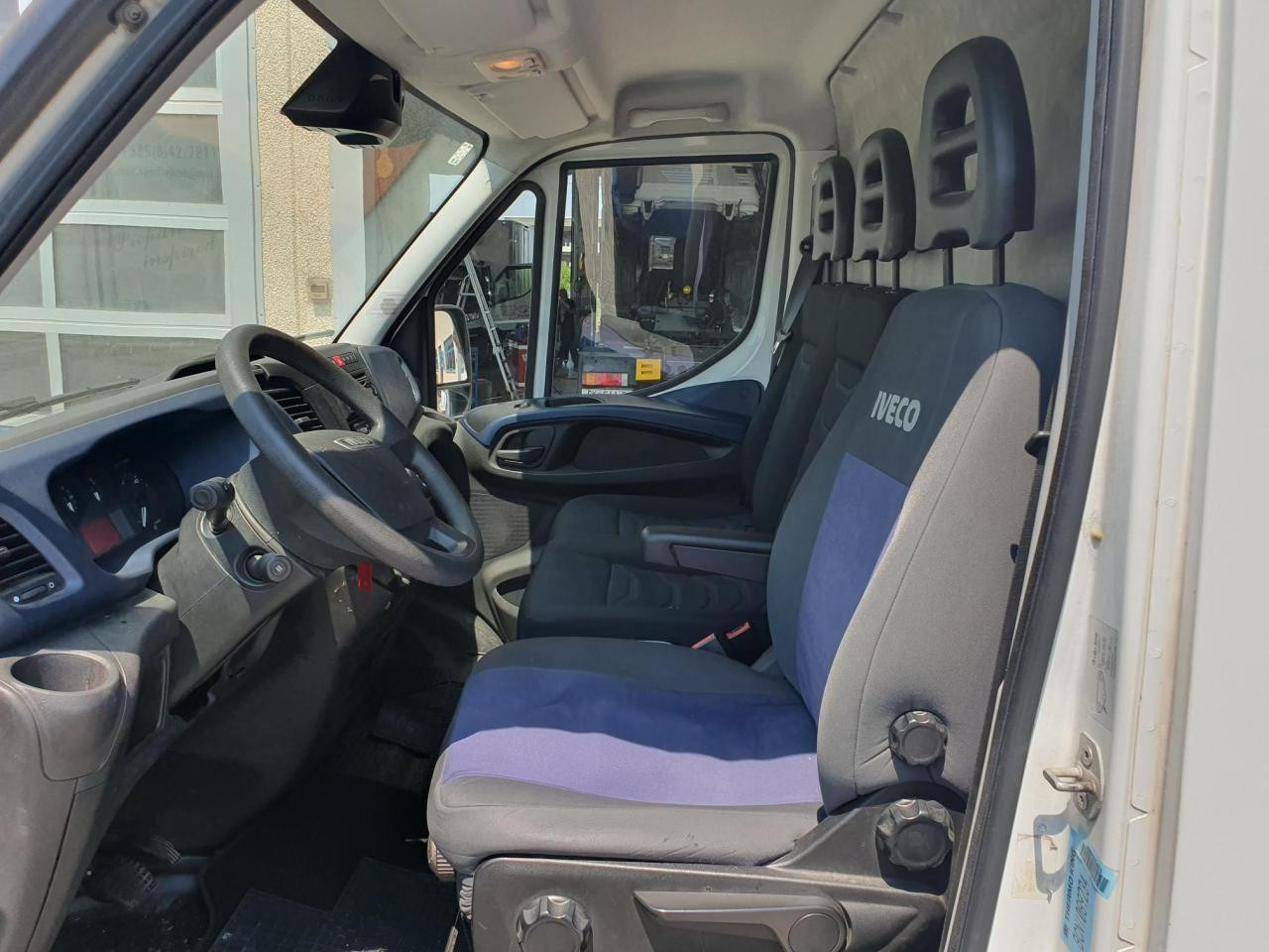 IVECO Daily 35S14V - Furgon pasagjerësh: foto 5 IVECO Daily 35S14V - Furgon pasagjerësh: foto 5