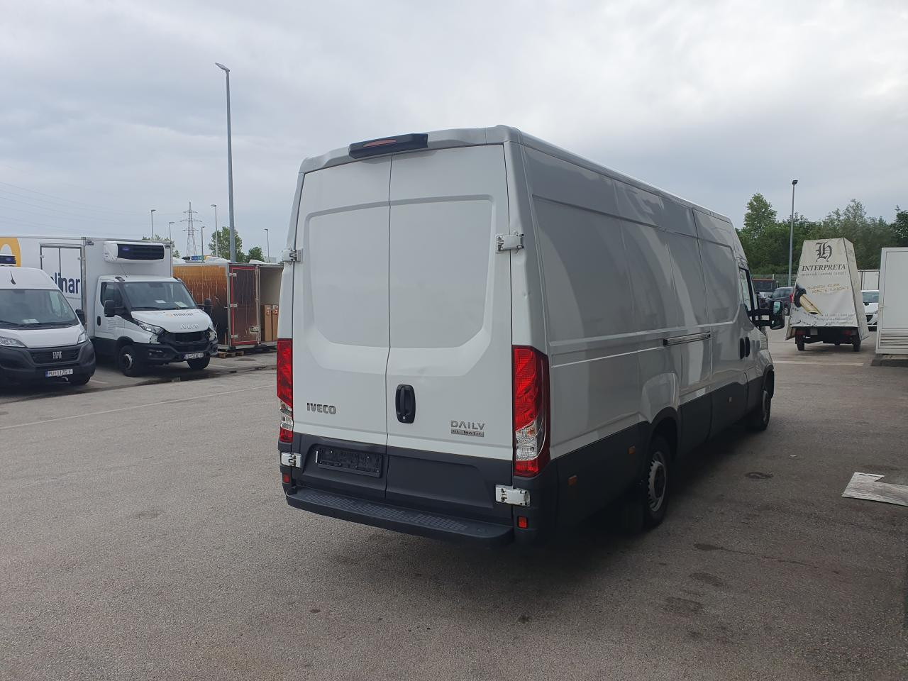 IVECO Daily 35S16A8V - Furgon pasagjerësh: foto 4 IVECO Daily 35S16A8V - Furgon pasagjerësh: foto 4