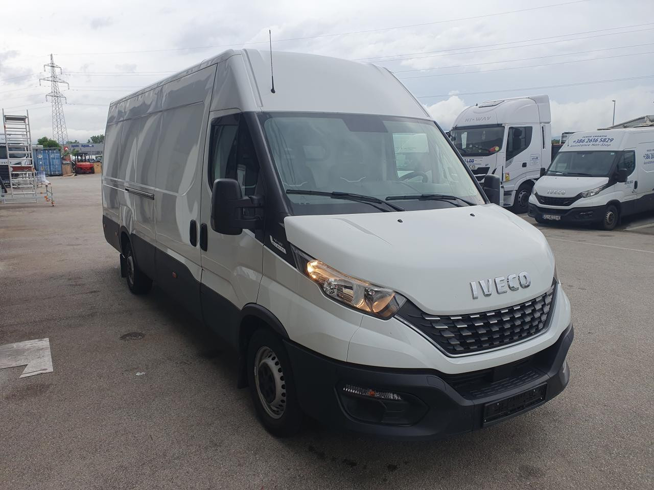 IVECO Daily 35S16A8V - Furgon pasagjerësh: foto 2 IVECO Daily 35S16A8V - Furgon pasagjerësh: foto 2
