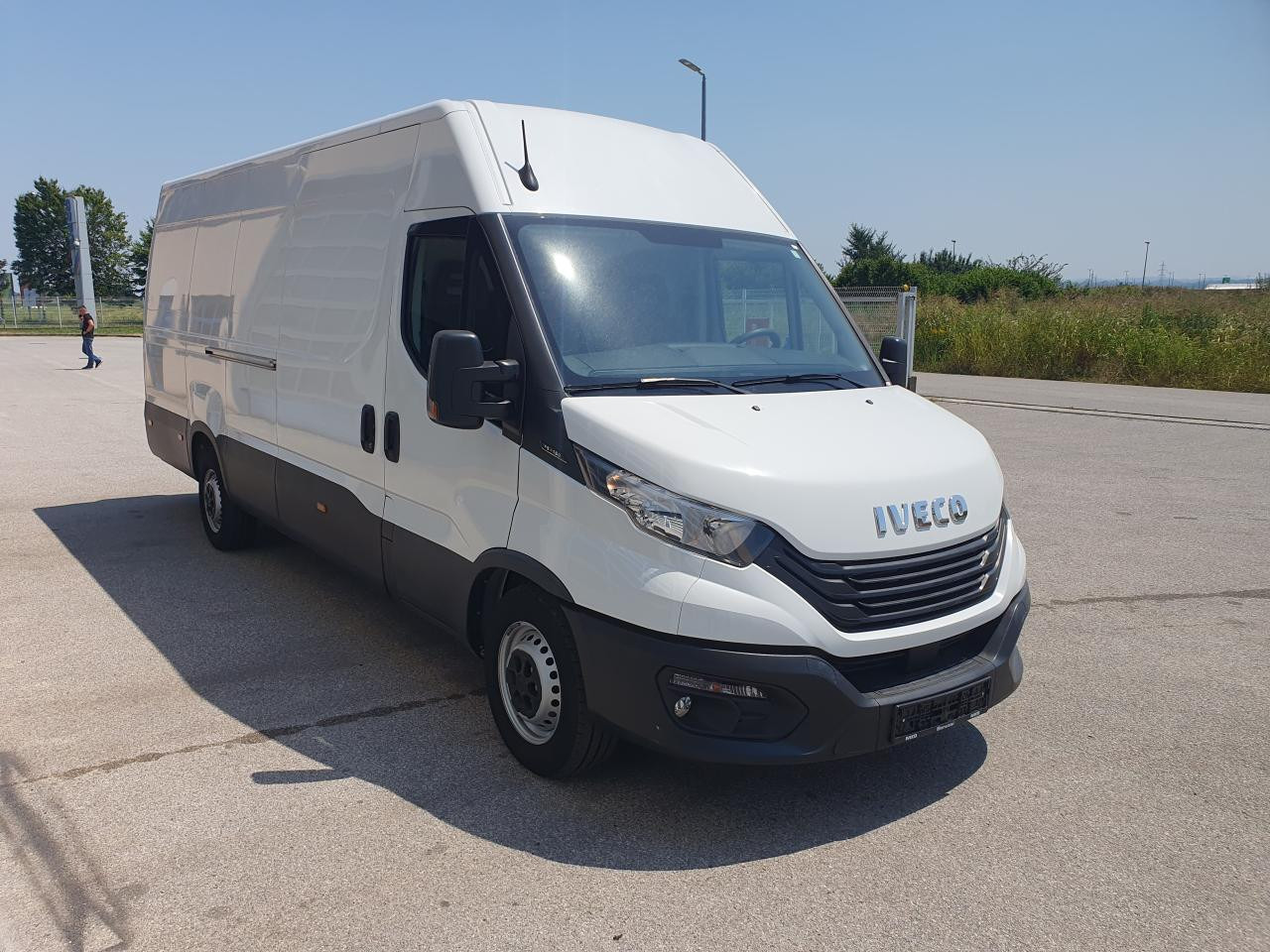 IVECO Daily 35S16V - Furgon pasagjerësh: foto 2 IVECO Daily 35S16V - Furgon pasagjerësh: foto 2