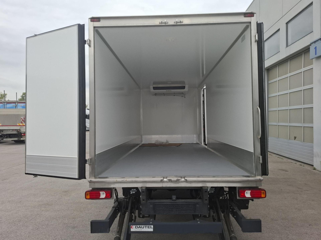 IVECO Daily 70C18H - Furgon frigorifer: foto 5 IVECO Daily 70C18H - Furgon frigorifer: foto 5