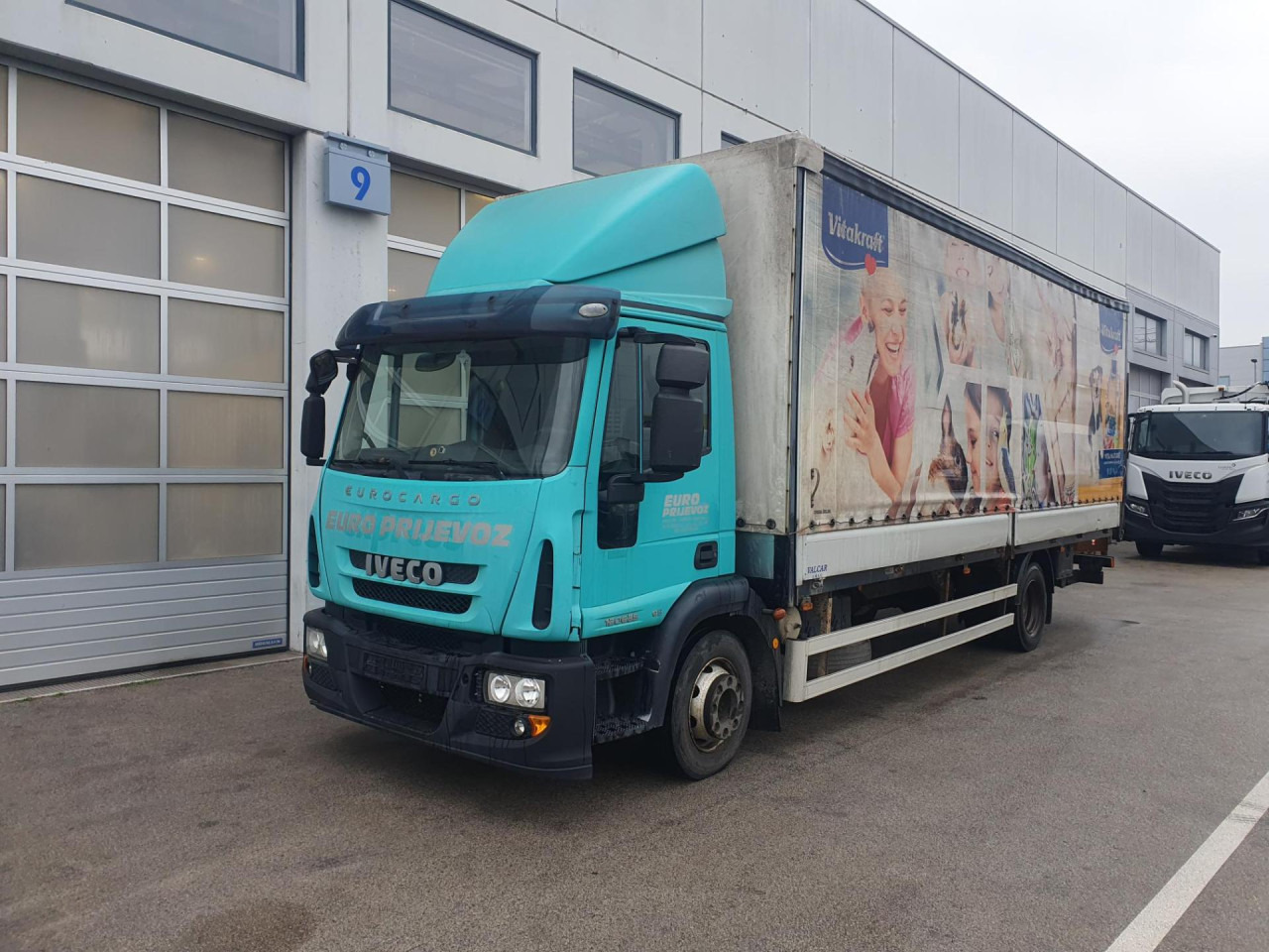 IVECO Eurocargo ML120E25 - Kamion me tendë: foto 1 IVECO Eurocargo ML120E25 - Kamion me tendë: foto 1