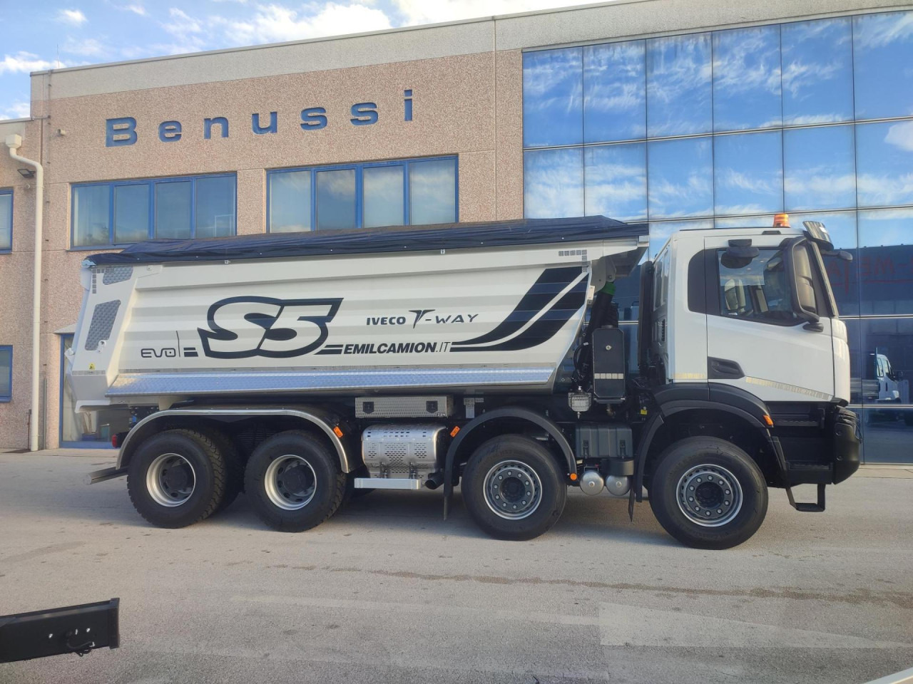 IVECO T-Way AD410T50 - Kamion vetëshkarkues: foto 5 IVECO T-Way AD410T50 - Kamion vetëshkarkues: foto 5