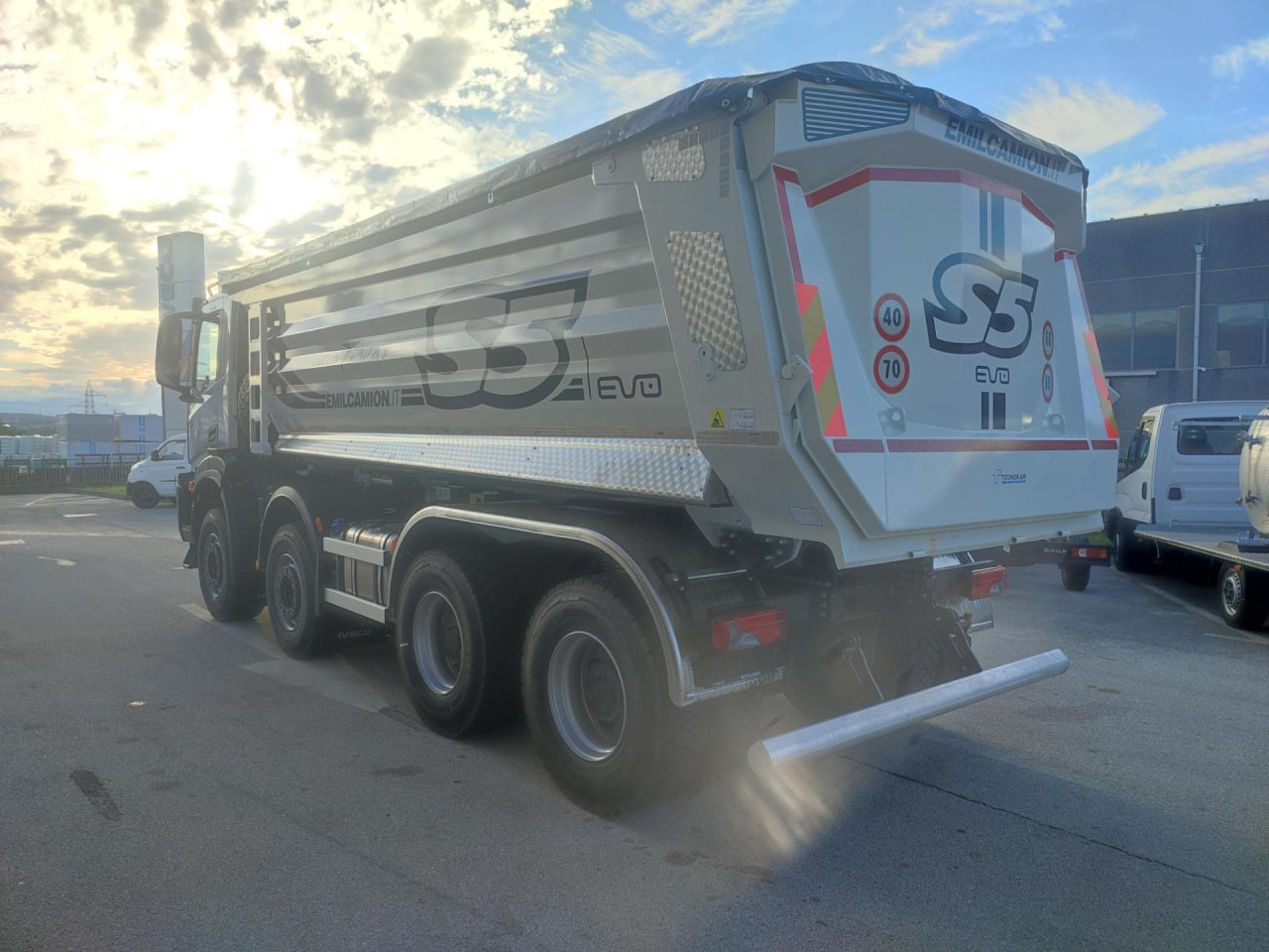 IVECO T-Way AD410T50 - Kamion vetëshkarkues: foto 3 IVECO T-Way AD410T50 - Kamion vetëshkarkues: foto 3