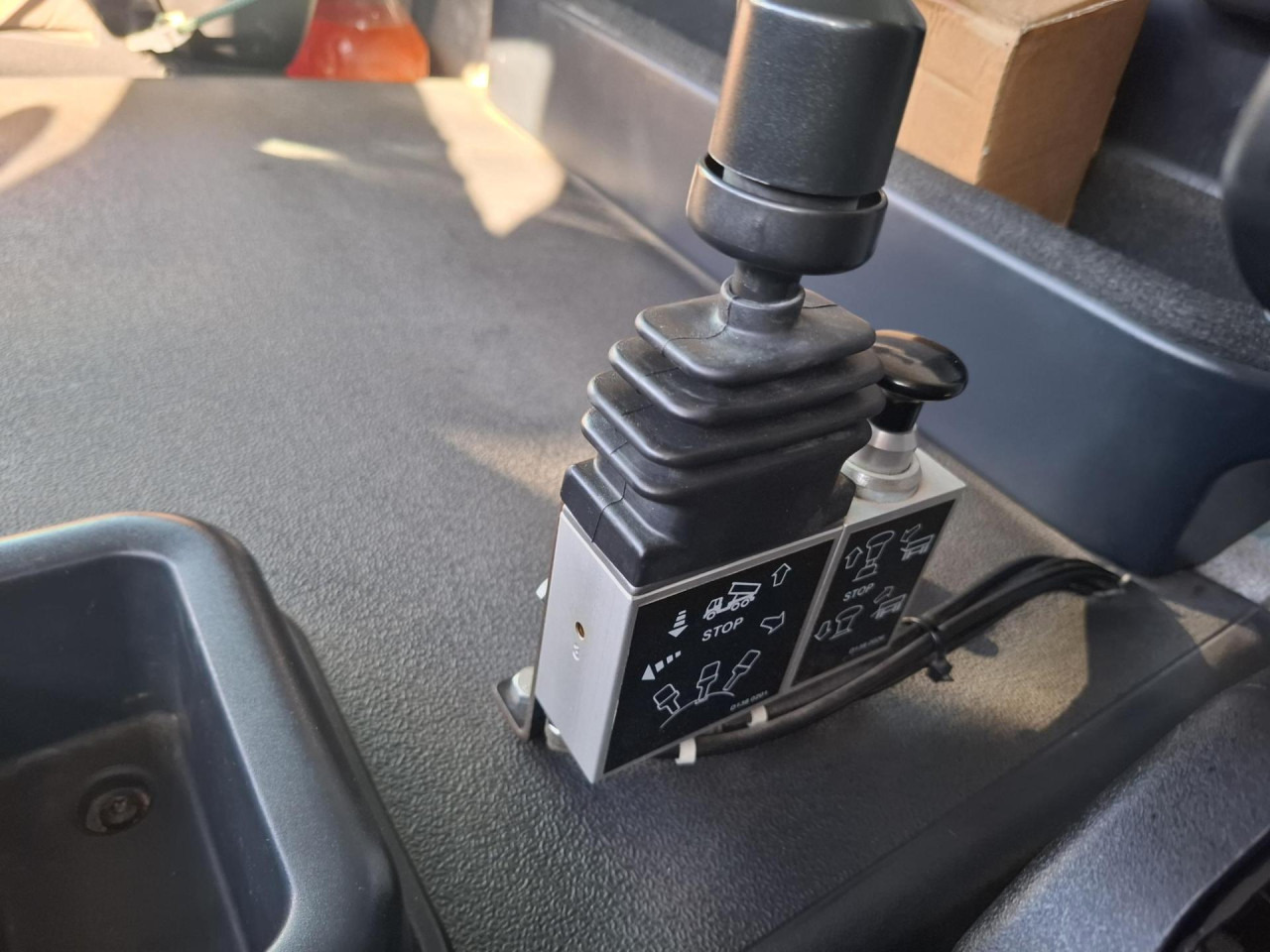 IVECO Trakker AD410T50 - Kamion vetëshkarkues: foto 4 IVECO Trakker AD410T50 - Kamion vetëshkarkues: foto 4