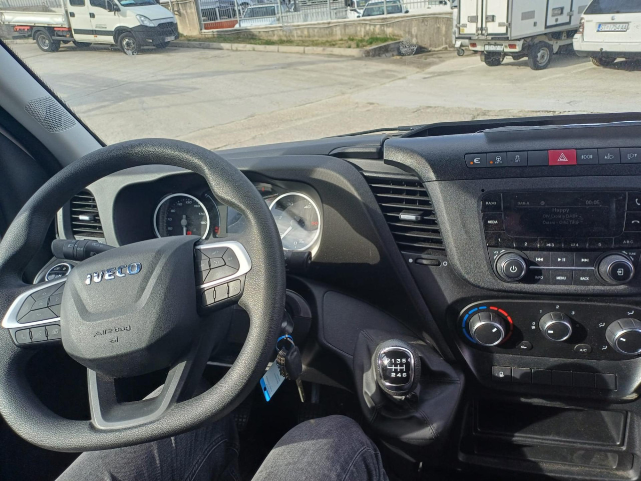 Interior photo 1: Kamioncine IVECO Daily 35S18H/P Interior photo 1: Kamioncine IVECO Daily 35S18H/P