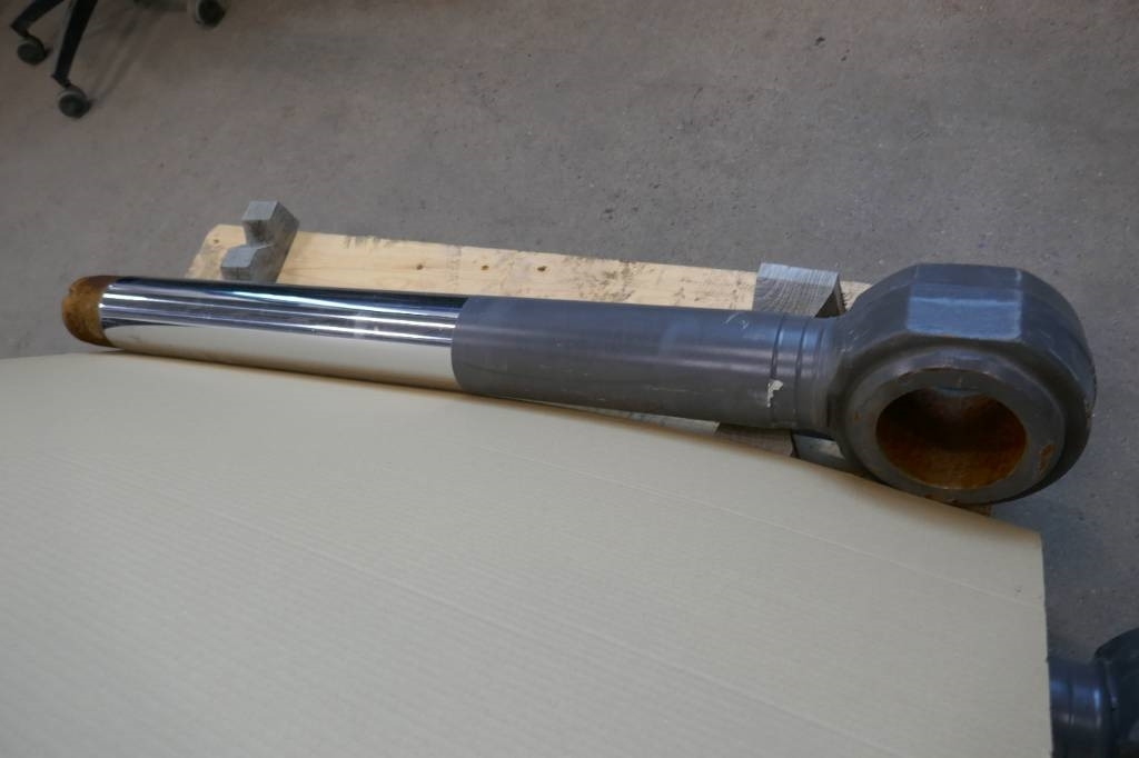 Volvo Kolvstång L150/180 - Sistemi hidraulik për Makineri ndërtimi: foto 2 Volvo Kolvstång L150/180 - Sistemi hidraulik për Makineri ndërtimi: foto 2