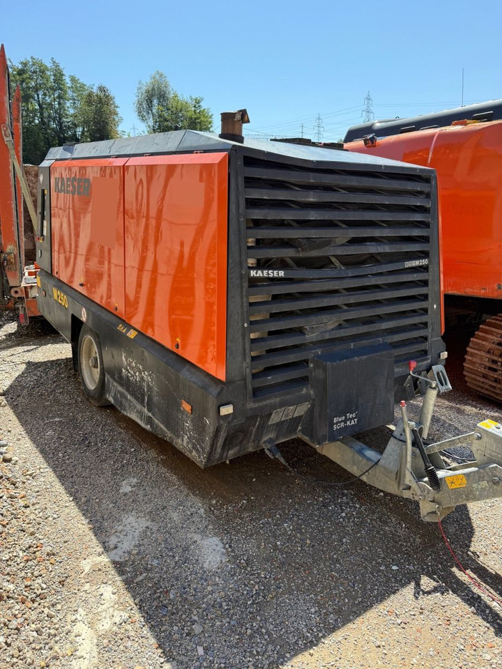 Kaeser M250 Kompressor, Anhänger trailer, 14bar - Kompresor ajri: foto 2 Kaeser M250 Kompressor, Anhänger trailer, 14bar - Kompresor ajri: foto 2
