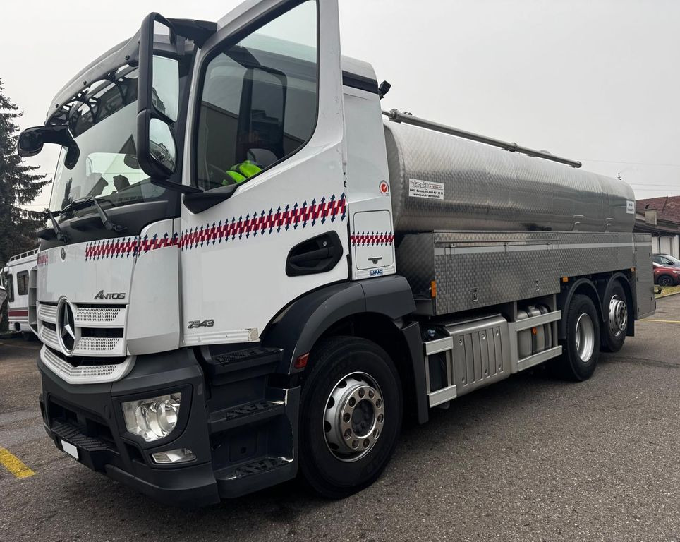 Mercedes-Benz Antos 2543 6x2, E6, Jansky Milchtank 15'800L - Autobot: foto 2 Mercedes-Benz Antos 2543 6x2, E6, Jansky Milchtank 15'800L - Autobot: foto 2