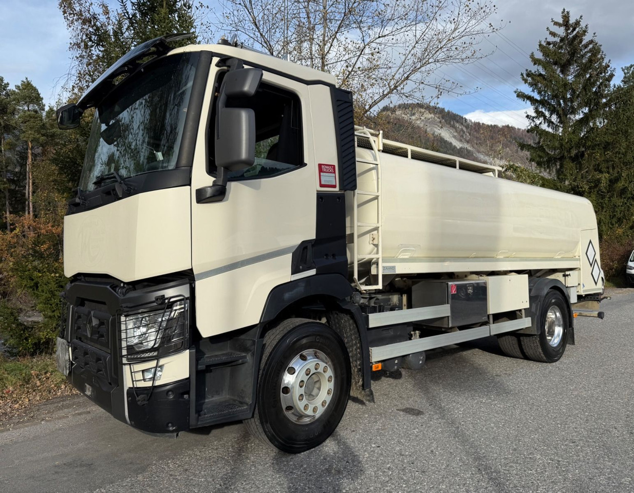 Renault C460 4x2, Euro 6,ADR,Diesel Benzin,Rohr Anhaeger Renault C460 4x2, Euro 6c, ADR, Diesel Benzin - Autobot: foto 1 Renault C460 4x2, Euro 6,ADR,Diesel Benzin,Rohr Anhaeger Renault C460 4x2, Euro 6c, ADR, Diesel Benzin - Autobot: foto 1