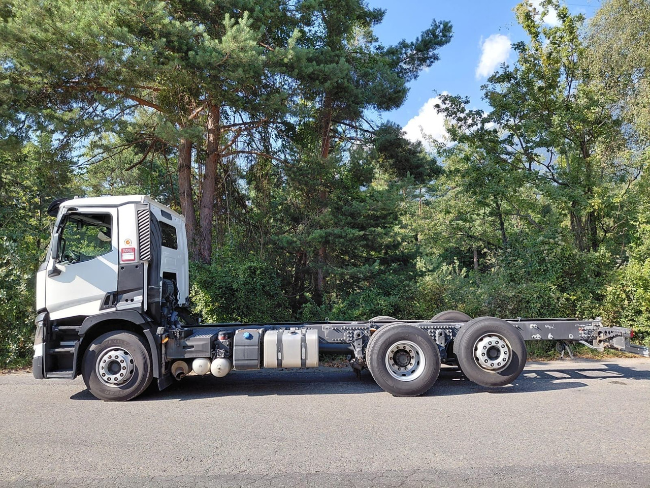 Renault T460 6x2, E6, Fahrgestell - Kamion kabinë-shasi: foto 2 Renault T460 6x2, E6, Fahrgestell - Kamion kabinë-shasi: foto 2