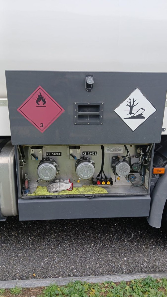 Scania P450 LB 4x2, ADR, Schwarzmueller Anhaenger Fuel - Autobot: foto 5 Scania P450 LB 4x2, ADR, Schwarzmueller Anhaenger Fuel - Autobot: foto 5