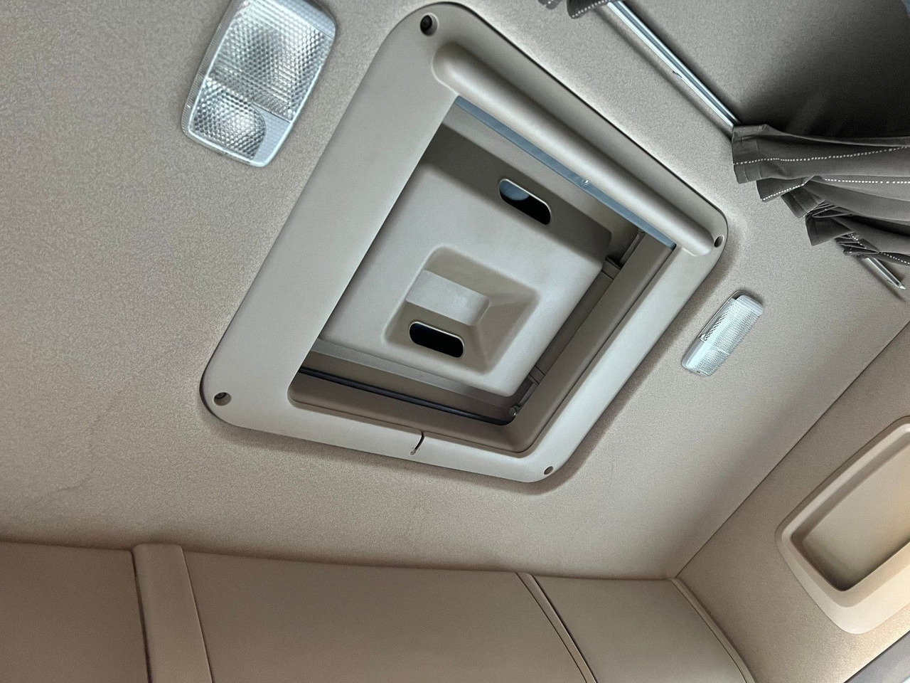 Lizingu i  Scania R440 4x2, Euro 6, Ladebordwand, Retarder Scania R440 4x2, Euro 6, Ladebordwand, Retarder: foto 18