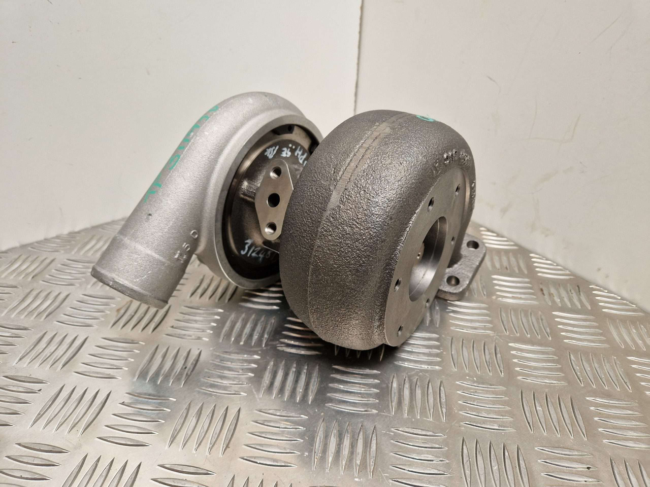Sisu 620 Turbo 02/950476 DSRAG BorgWarner manufactured - Motori dhe pjesë këmbimi për Makineri ndërtimi: foto 1 Sisu 620 Turbo 02/950476 DSRAG BorgWarner manufactured - Motori dhe pjesë këmbimi për Makineri ndërtimi: foto 1
