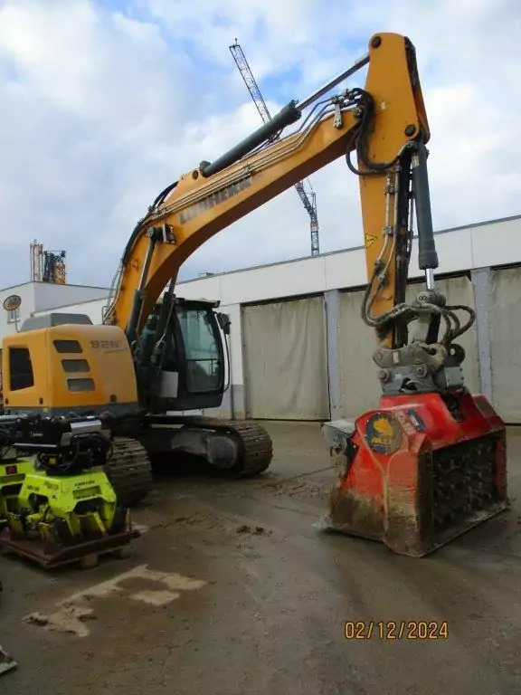 2015 Liebherr R 926 Compact - Ekskavator me zinxhirë: foto 2 2015 Liebherr R 926 Compact - Ekskavator me zinxhirë: foto 2