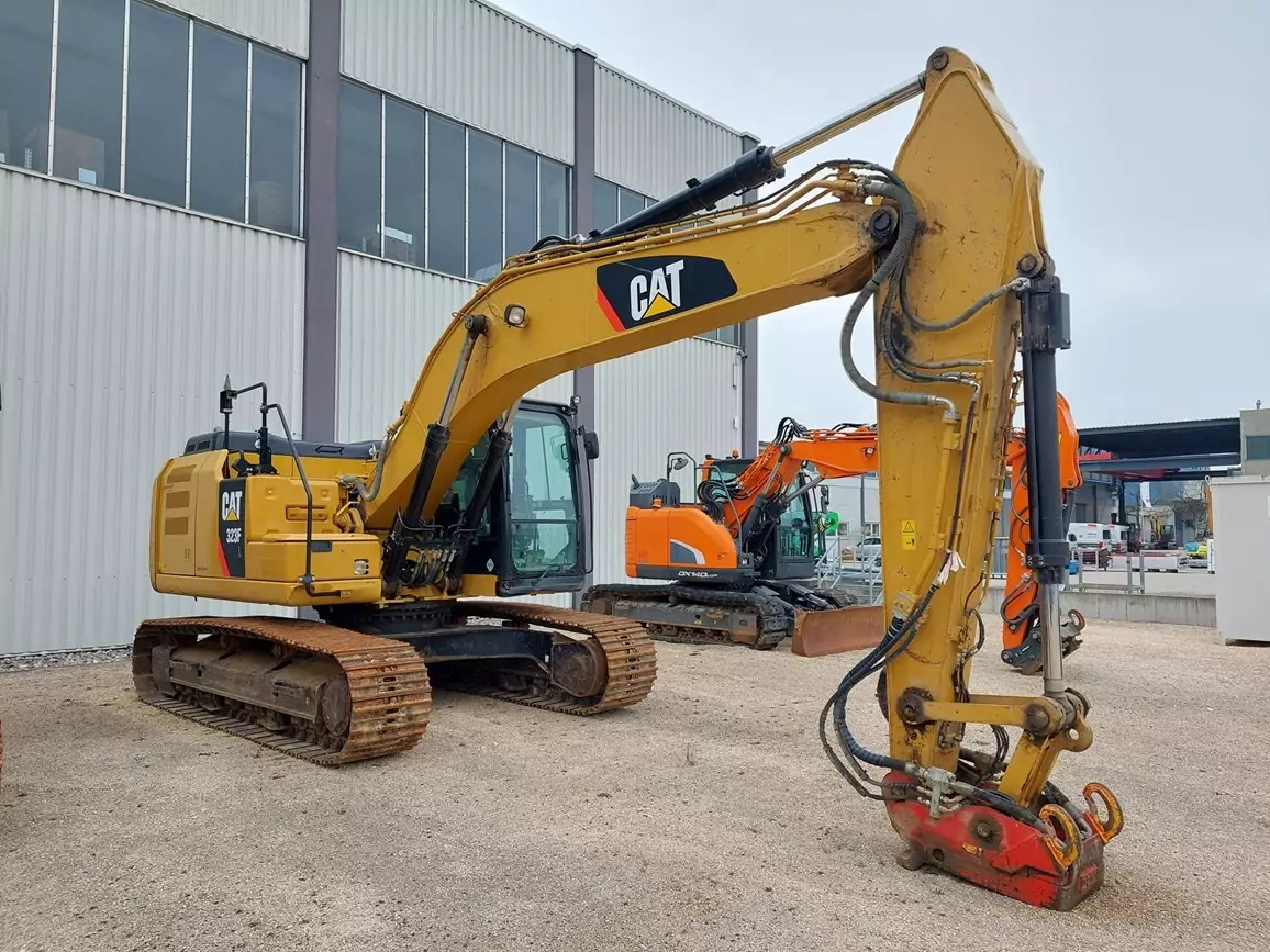 2017 Caterpillar 323F - Ekskavator me zinxhirë: foto 2 2017 Caterpillar 323F - Ekskavator me zinxhirë: foto 2