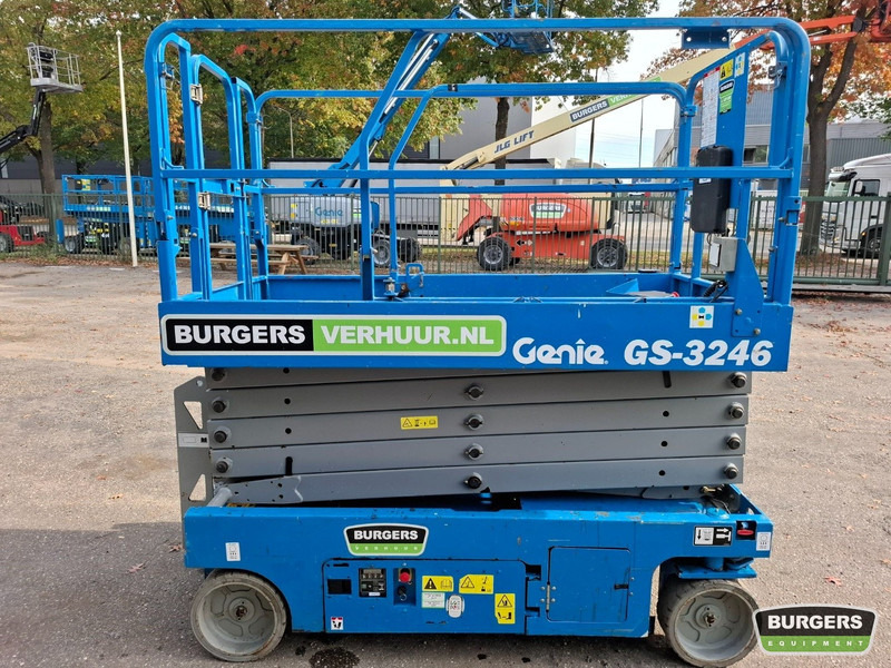 Genie GS3246 Nieuwe accus + lader - Ngritës gërshërë: foto 5 Genie GS3246 Nieuwe accus + lader - Ngritës gërshërë: foto 5