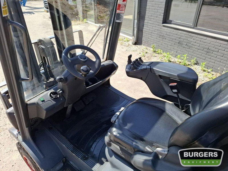 Linde H25T - Pirun më gaz: foto 5 Linde H25T - Pirun më gaz: foto 5