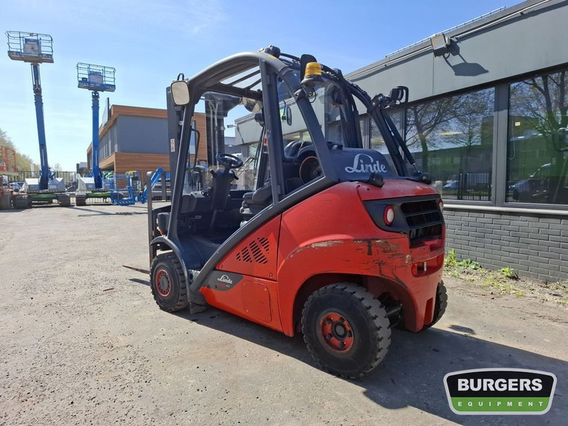 Linde H25T - Pirun më gaz: foto 4 Linde H25T - Pirun më gaz: foto 4