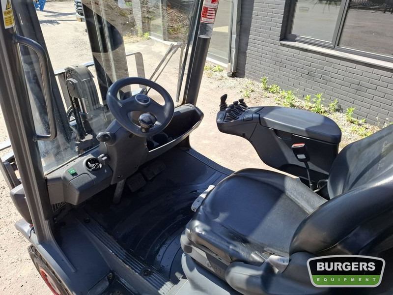 Linde H25T - Pirun më gaz: foto 5 Linde H25T - Pirun më gaz: foto 5