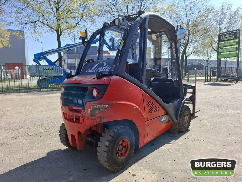 Linde H25T - Pirun më gaz: foto 3 Linde H25T - Pirun më gaz: foto 3