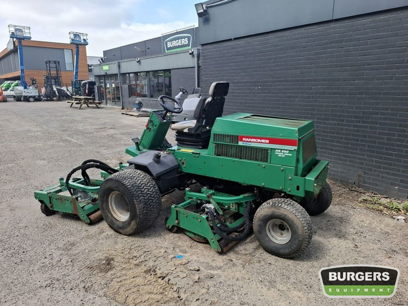 Ransomes AR250 - Korrëse bari i kopshtit: foto 5 Ransomes AR250 - Korrëse bari i kopshtit: foto 5