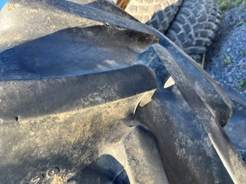 Goodyear 620/70R42 till New Holland / Ford 8670 - Gomë për Makineri bujqësore: foto 3 Goodyear 620/70R42 till New Holland / Ford 8670 - Gomë për Makineri bujqësore: foto 3
