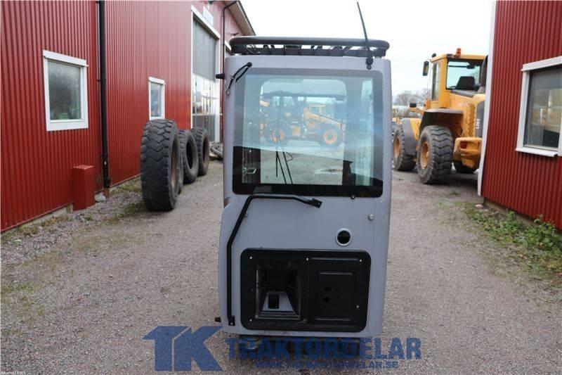 New Holland WE150C - Kabinë për Makineri bujqësore: foto 3 New Holland WE150C - Kabinë për Makineri bujqësore: foto 3