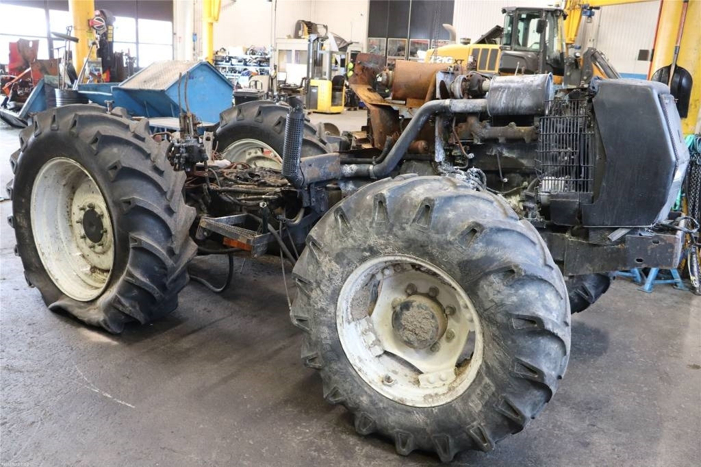 Valtra Valmet 6200 dismantled. Only spare parts - Traktor: foto 1 Valtra Valmet 6200 dismantled. Only spare parts - Traktor: foto 1