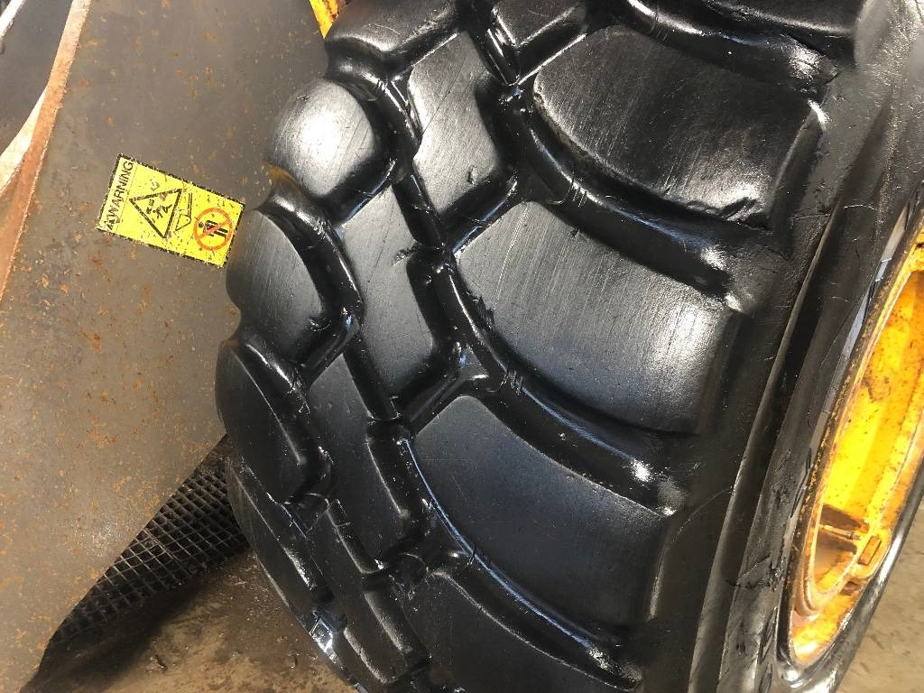 Volvo L 220 E Dismantled: only spare parts - Fadrom me goma: foto 5 Volvo L 220 E Dismantled: only spare parts - Fadrom me goma: foto 5