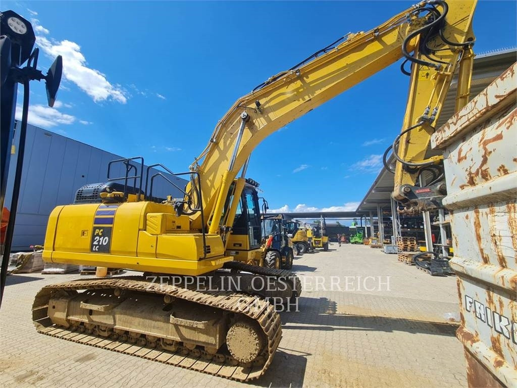 Komatsu PC210LC-11EQ - Ekskavator me zinxhirë: foto 3 Komatsu PC210LC-11EQ - Ekskavator me zinxhirë: foto 3