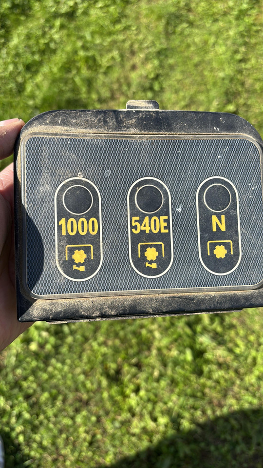 AGCO Massey Ferguson MF 8450 8460 8480 Konsola Panel Sterowania WOM 4277367M2 3907423M91 - Kabina dhe interier për Makineri bujqësore: foto 1 AGCO Massey Ferguson MF 8450 8460 8480 Konsola Panel Sterowania WOM 4277367M2 3907423M91 - Kabina dhe interier për Makineri bujqësore: foto 1