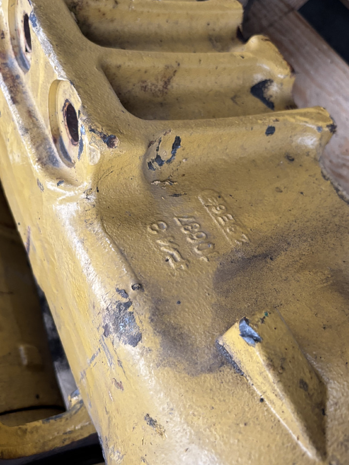 CAT CARRARO 641500 10637 Obudowa Mostu Pochwa Prawa Lewa - Bosht dhe pjesë këmbimi për Makineri bujqësore: foto 5 CAT CARRARO 641500 10637 Obudowa Mostu Pochwa Prawa Lewa - Bosht dhe pjesë këmbimi për Makineri bujqësore: foto 5