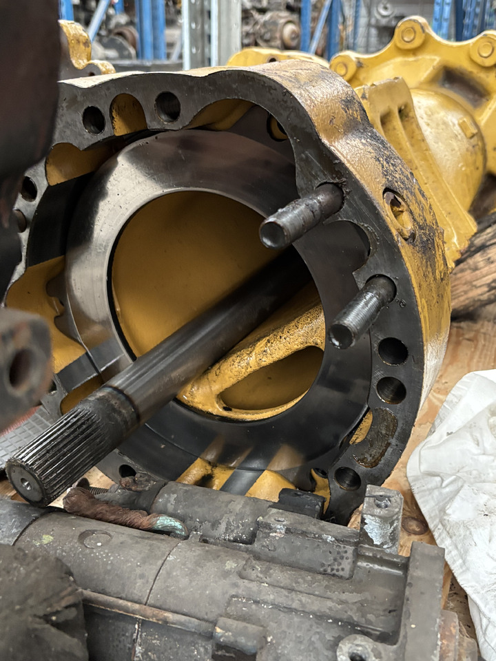 CAT CARRARO 641500 10637 Obudowa Mostu Pochwa Prawa Lewa - Bosht dhe pjesë këmbimi për Makineri bujqësore: foto 4 CAT CARRARO 641500 10637 Obudowa Mostu Pochwa Prawa Lewa - Bosht dhe pjesë këmbimi për Makineri bujqësore: foto 4