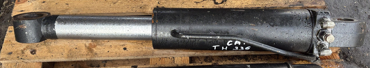 CAT Caterpillar TH336 TH 336 Siłownik Wychyłu Łyżki - Cilindri hidraulik për Ekskavator teleskopik: foto 1 CAT Caterpillar TH336 TH 336 Siłownik Wychyłu Łyżki - Cilindri hidraulik për Ekskavator teleskopik: foto 1