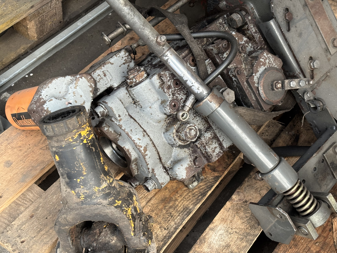 Claas 480 Wałek Napędu Skrzyni Biegów  0007694080   0006379471    0006376880 - Boshti i transmisionit për Makineri bujqësore: foto 4 Claas 480 Wałek Napędu Skrzyni Biegów  0007694080   0006379471    0006376880 - Boshti i transmisionit për Makineri bujqësore: foto 4