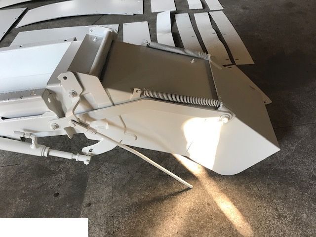 Claas Jaguar 930 940 960 980 - Końcówka Tunelu - Trupi dhe të jashtme për Korrëse foragjere: foto 1 Claas Jaguar 930 940 960 980 - Końcówka Tunelu - Trupi dhe të jashtme për Korrëse foragjere: foto 1