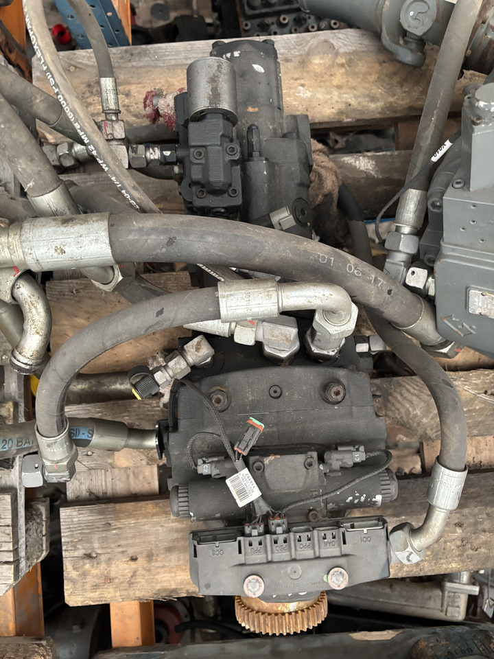 Claas Scorpion 736 Pompa Hydrauliczna - Pompa hidraulike për Makineri bujqësore: foto 3 Claas Scorpion 736 Pompa Hydrauliczna - Pompa hidraulike për Makineri bujqësore: foto 3