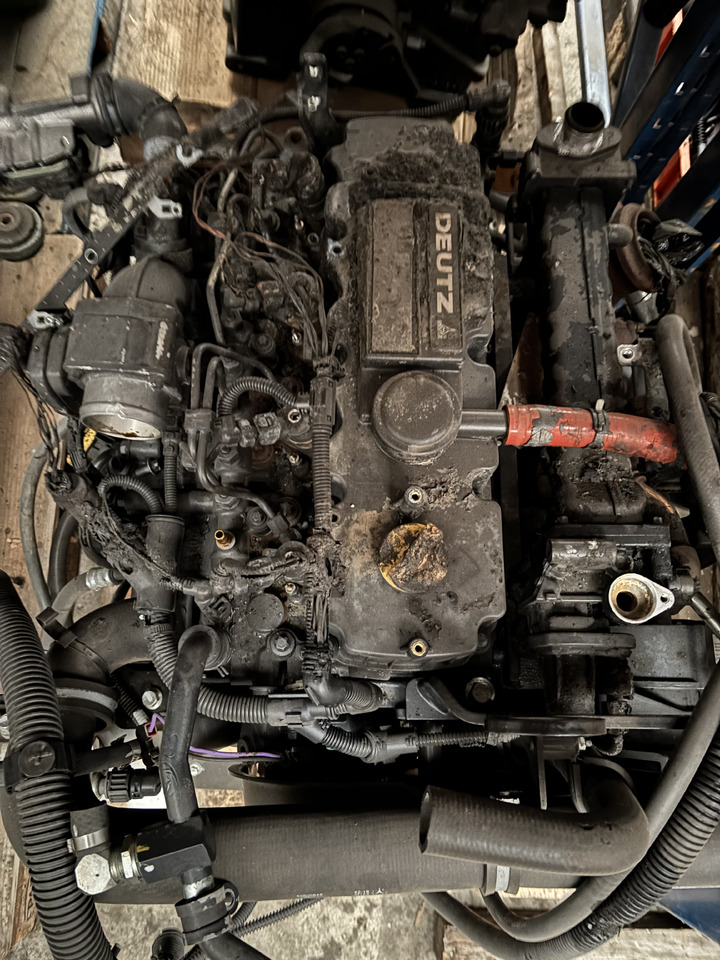 DEUTZ 3.6 75 KM (55.4 kW) Silnik CZĘŚCI Manitou MT1033TCD3.6L04 MT 1033 TCD 3.6 L04 C4DI90 - Motori dhe pjesë këmbimi për Makineri ndërtimi: foto 3 DEUTZ 3.6 75 KM (55.4 kW) Silnik CZĘŚCI Manitou MT1033TCD3.6L04 MT 1033 TCD 3.6 L04 C4DI90 - Motori dhe pjesë këmbimi për Makineri ndërtimi: foto 3