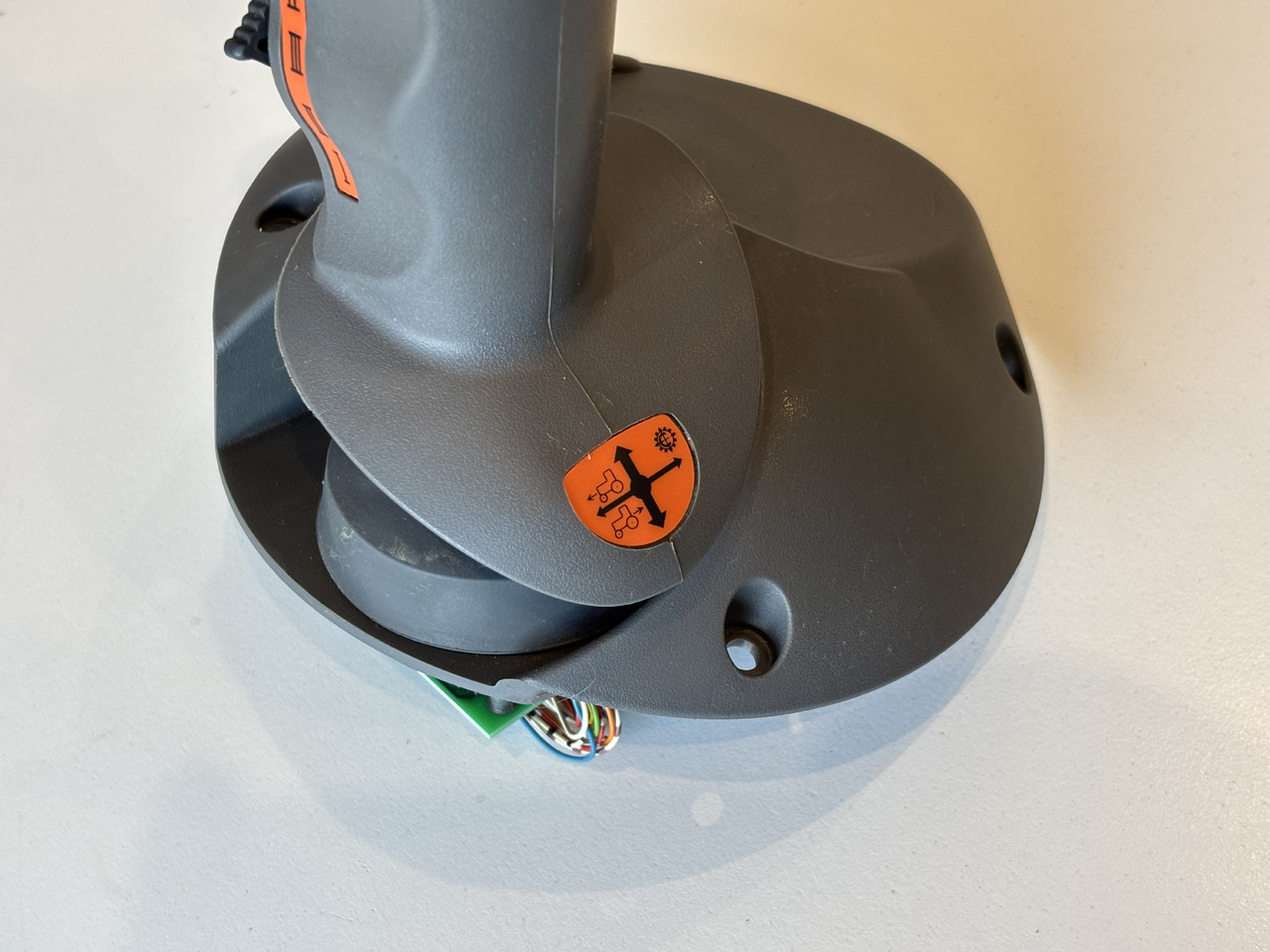 FENDT Vario Joystick F835.970.160.020 - Sistemi elektrik për Makineri bujqësore: foto 4 FENDT Vario Joystick F835.970.160.020 - Sistemi elektrik për Makineri bujqësore: foto 4