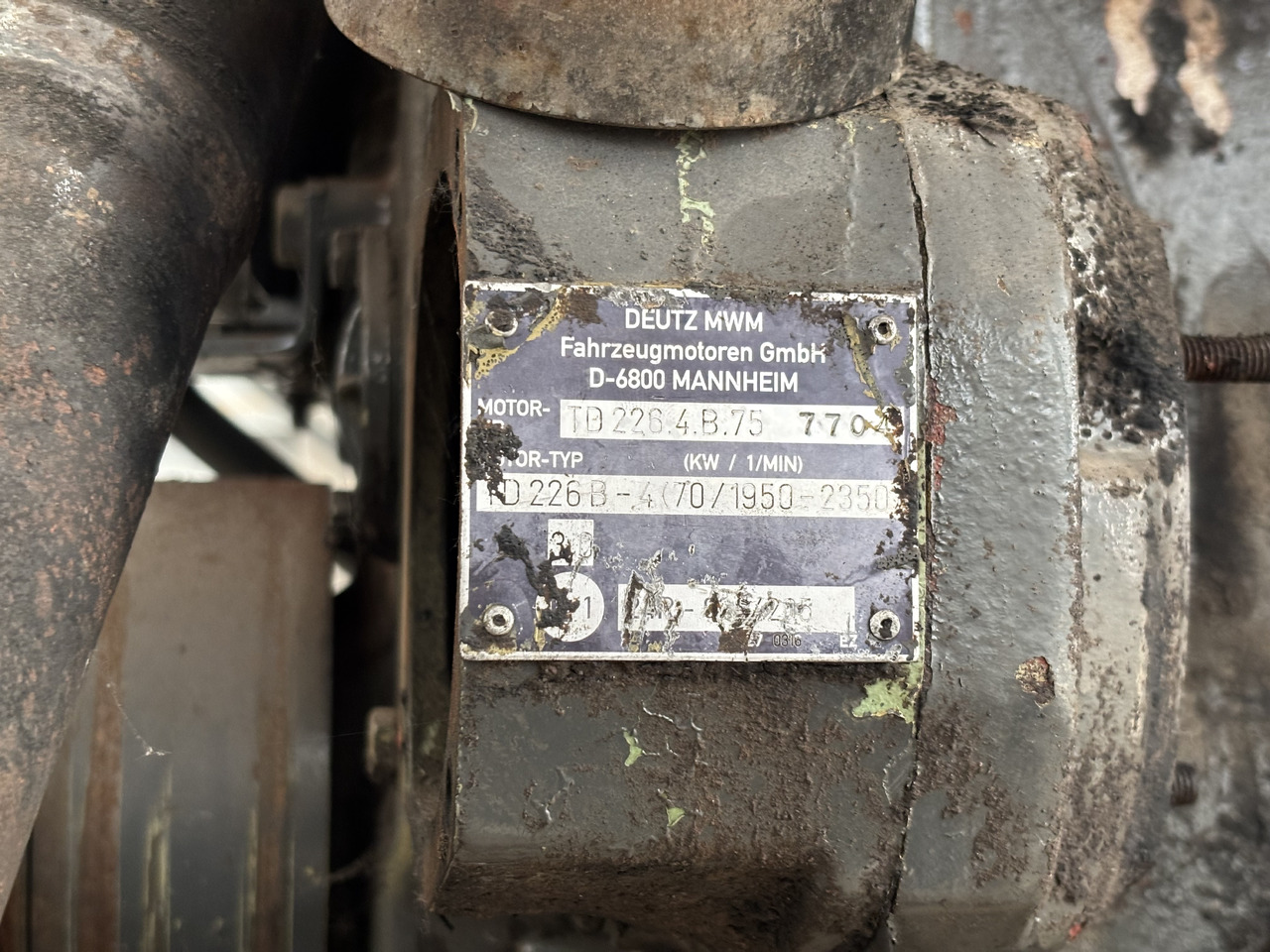 Fendt 309 Deutz TD226-B4 MWM Silnik Blok Pokrywa Obudowa Koło Zamachowe Miska Olejowa CZĘŚCI - Volanti për Makineri bujqësore: foto 3 Fendt 309 Deutz TD226-B4 MWM Silnik Blok Pokrywa Obudowa Koło Zamachowe Miska Olejowa CZĘŚCI - Volanti për Makineri bujqësore: foto 3