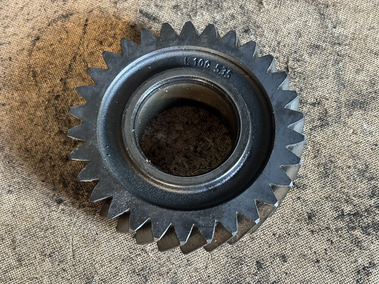 John Deere 6506 6600 6800 6900 7600 7800 Bieg Tryb Zębatka L100535 R130898 R95146 - Transmisioni për Makineri bujqësore: foto 1 John Deere 6506 6600 6800 6900 7600 7800 Bieg Tryb Zębatka L100535 R130898 R95146 - Transmisioni për Makineri bujqësore: foto 1