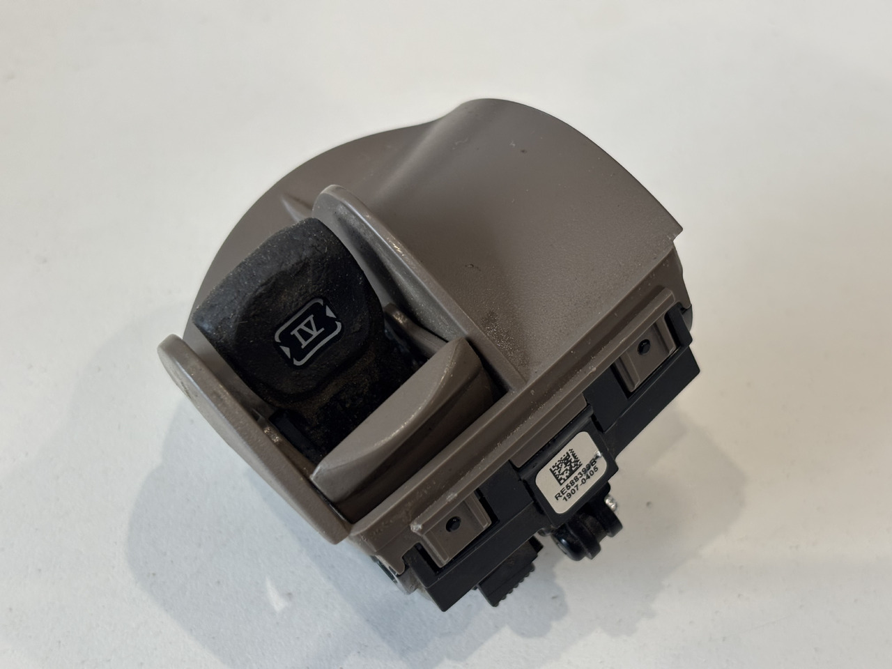 John Deere 6R 7M 6xxx 7xxx 8xxx 9xxx Lewy Moduł Sterujący Przełącznik RE588399 - Sistemi elektrik për Makineri bujqësore: foto 2 John Deere 6R 7M 6xxx 7xxx 8xxx 9xxx Lewy Moduł Sterujący Przełącznik RE588399 - Sistemi elektrik për Makineri bujqësore: foto 2