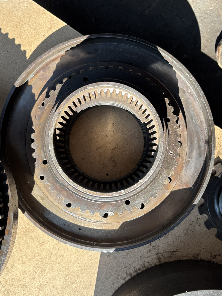 John Deere 7RXXX 7R330 7R 330 Piasta przedniego mostu TA27517 - Bucelë rrote për Makineri bujqësore: foto 2 John Deere 7RXXX 7R330 7R 330 Piasta przedniego mostu TA27517 - Bucelë rrote për Makineri bujqësore: foto 2