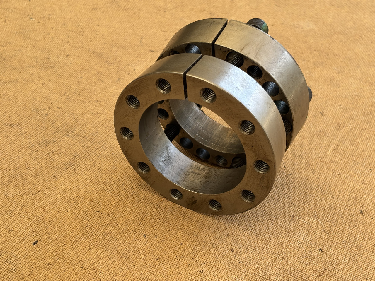 John Deere 8200 8400 8600 9600 Piasta koła pasowego głowicy tnącej AZ103733 - Bucelë rrote për Makineri bujqësore: foto 2 John Deere 8200 8400 8600 9600 Piasta koła pasowego głowicy tnącej AZ103733 - Bucelë rrote për Makineri bujqësore: foto 2