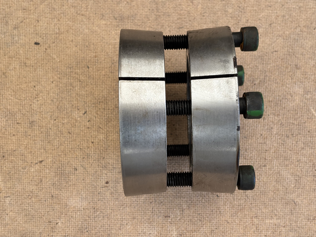 John Deere 8200 8400 8600 9600 Piasta koła pasowego głowicy tnącej AZ103733 - Bucelë rrote për Makineri bujqësore: foto 3 John Deere 8200 8400 8600 9600 Piasta koła pasowego głowicy tnącej AZ103733 - Bucelë rrote për Makineri bujqësore: foto 3